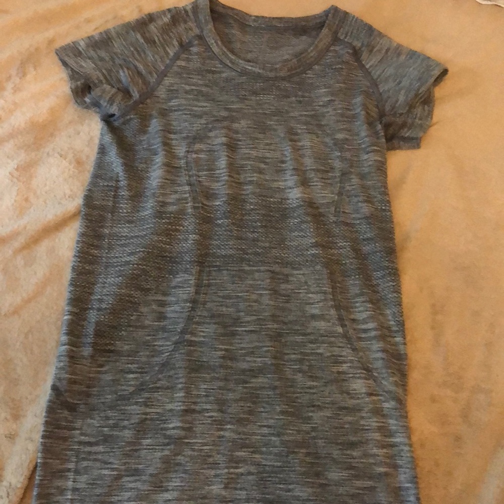 Grey lululemon shirt